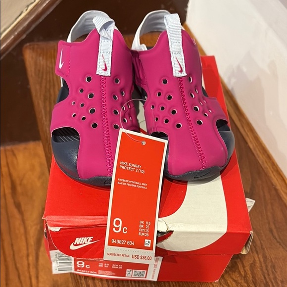 Nike toddler girl Sunray Protect 2 Sandals - Pink fuchsia
NWT and box size 9C - Picture 1 of 10